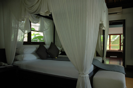 kayu_bed.jpg