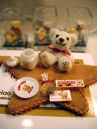 naocolle01.jpg